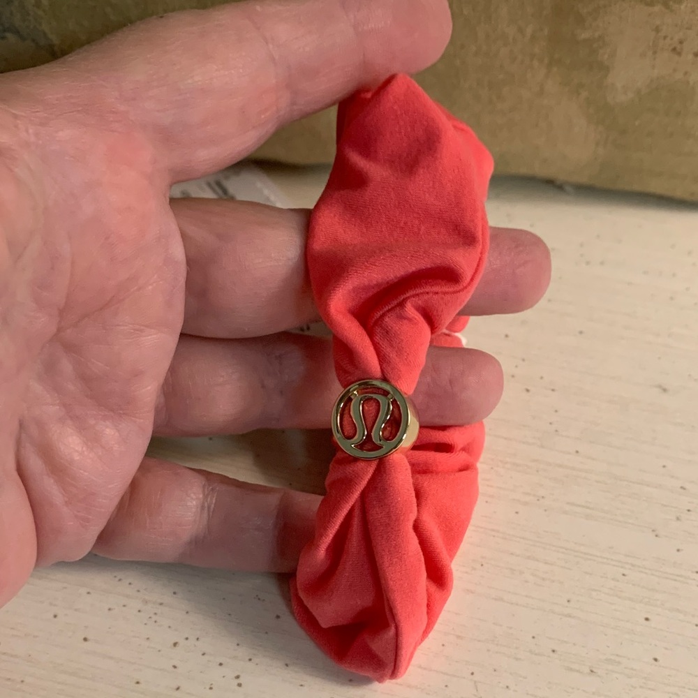 lululemon athletica Coral Knot Scrunch with Gold Logo Accent